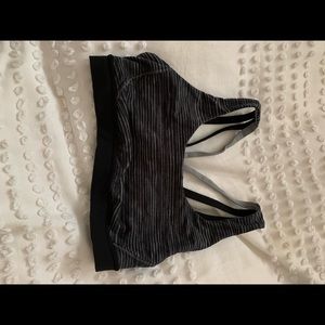 Lululemon sz 8 Exhale sports bra